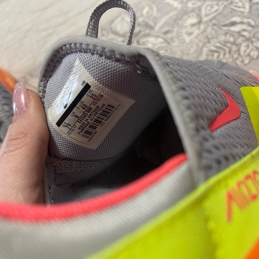 Woman’s Nike airmax 270 - Picture 2 of 6